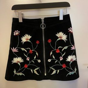 Suede 60s miniskirt. Zara size XS